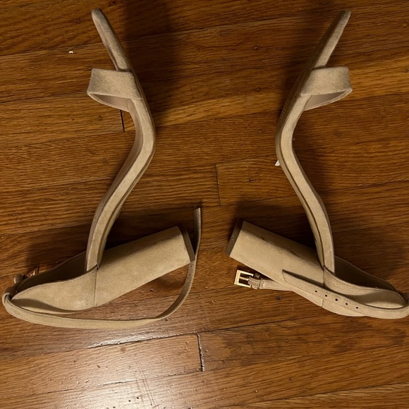 Aldo suede sandals, size 7.5, gently worn - Picture 3 of 3